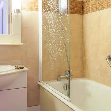 Pierre & Eden Parc 圣特罗佩