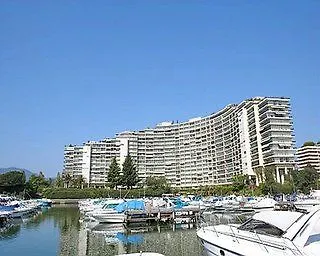 Pierre & Eden Parc 2*