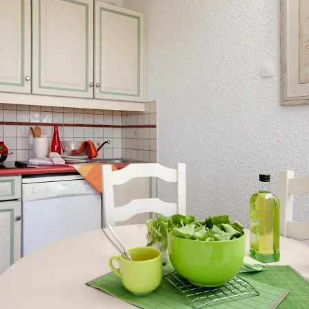 Pierre & Eden Parc 公寓式酒店 圣特罗佩