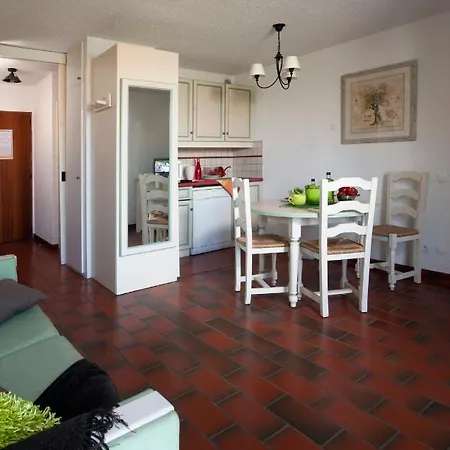 Pierre & Eden Parc Апарт-готель