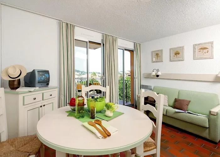 Pierre & Eden Parc 2*