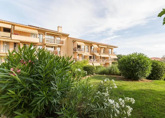 Pierre & Eden Parc Aparthotel